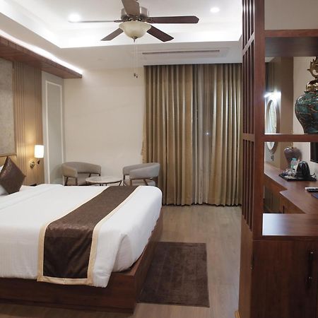 Hotel Heavens Garden Empire Guwahati Exterior foto