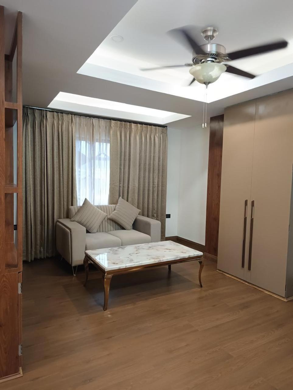 Hotel Heavens Garden Empire Guwahati Exterior foto