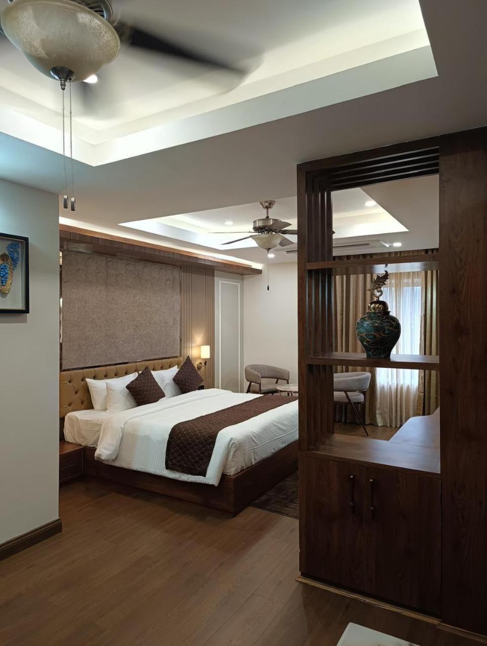 Hotel Heavens Garden Empire Guwahati Exterior foto