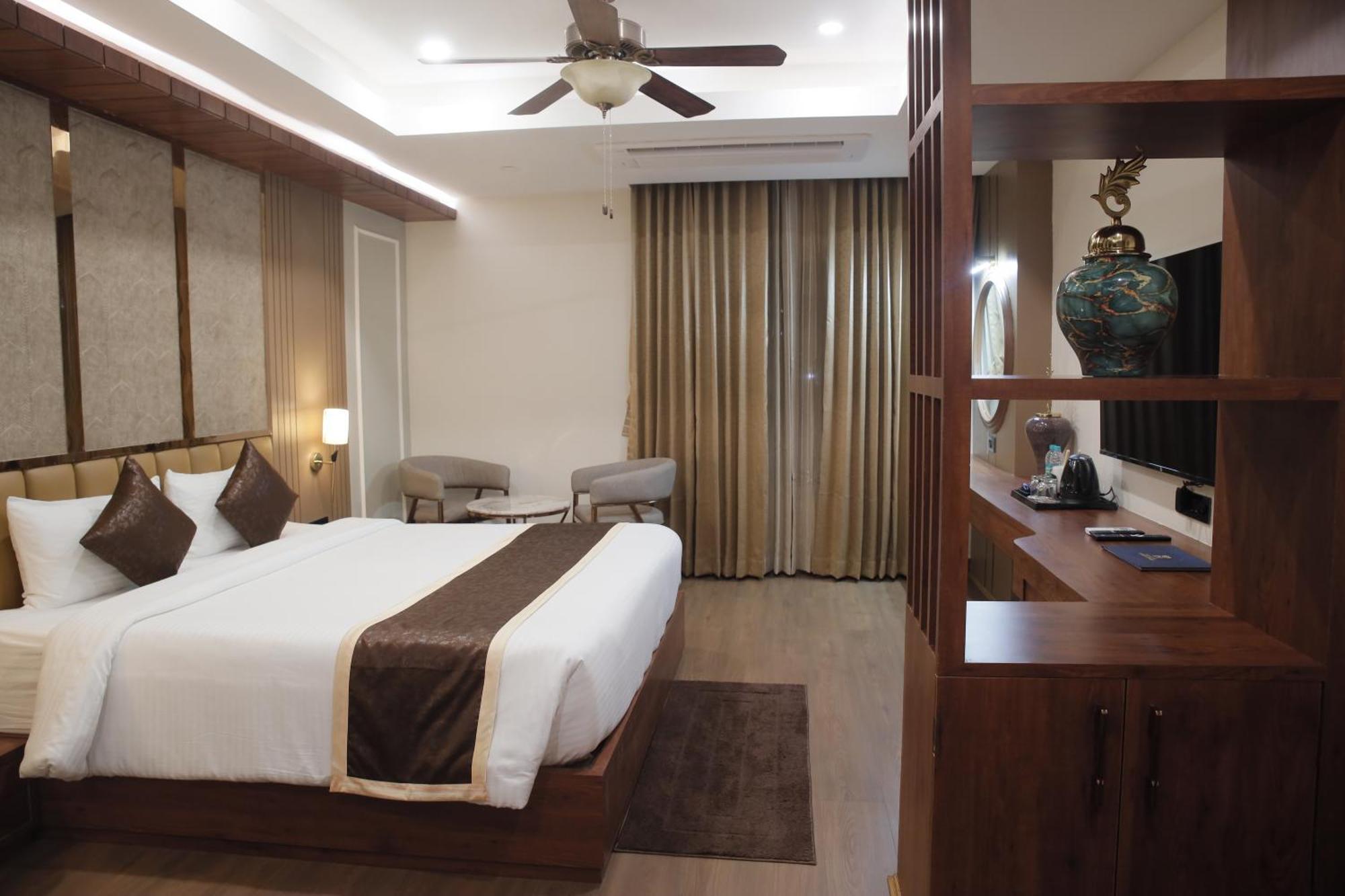 Hotel Heavens Garden Empire Guwahati Exterior foto